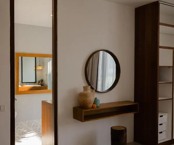 The Bed By The Sea 3*